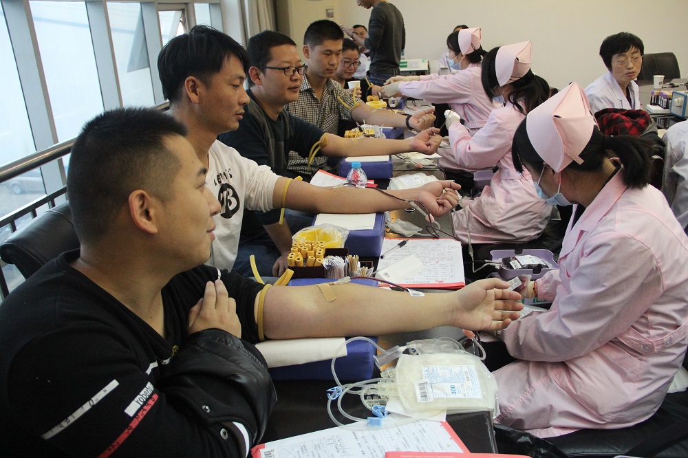 张家港产业公司开展无偿献血活动